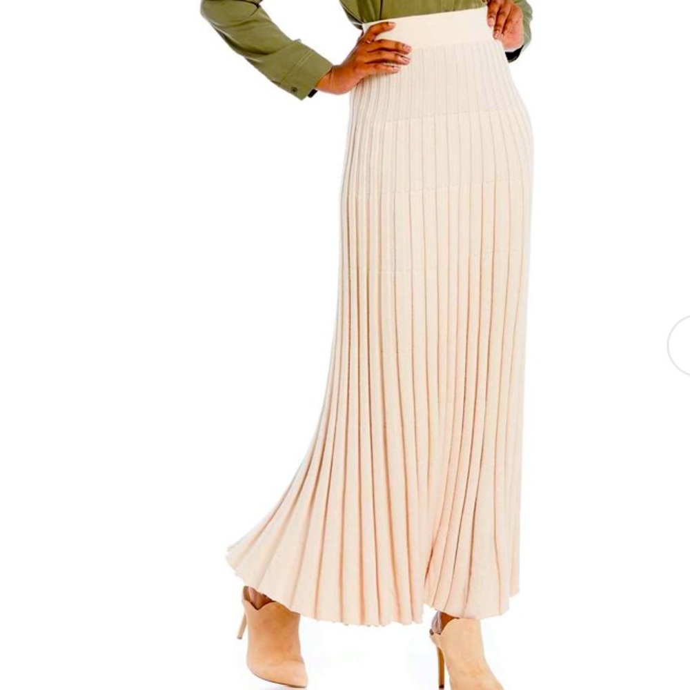 🖤Gianni Bini🖤Kay Accordion Pleated A-LineSkirt🖤 - Picture 7 of 7